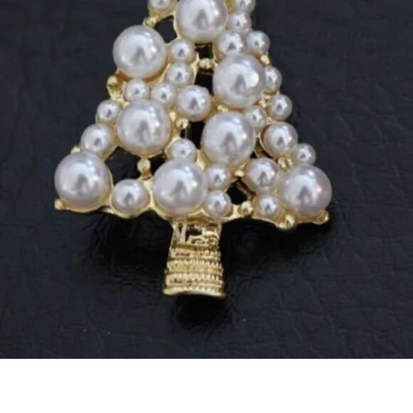 Vintage Style Pearl and Crystal Christmas Tree Gold Brooch Pin - Picture 3 of 4